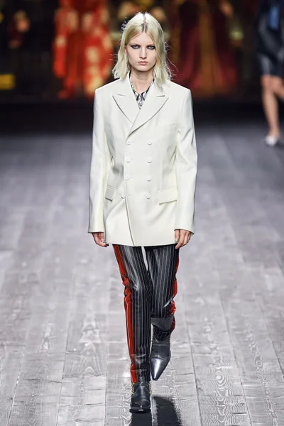 Look 35